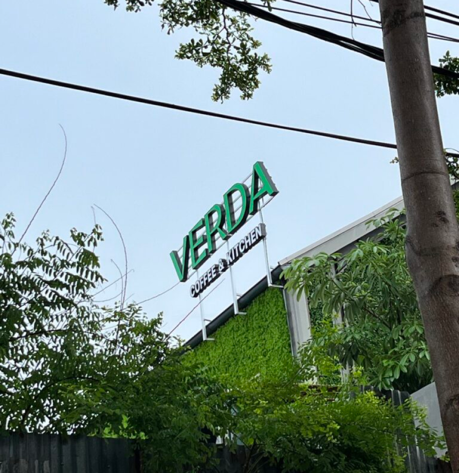 Huruf timbul Akrilik Galvanis